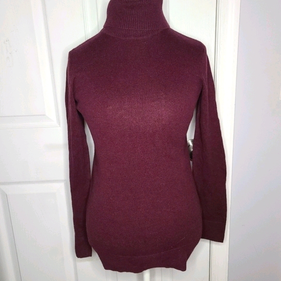 Eddie Bauer maroon turtle neck - Picture 6 of 10
